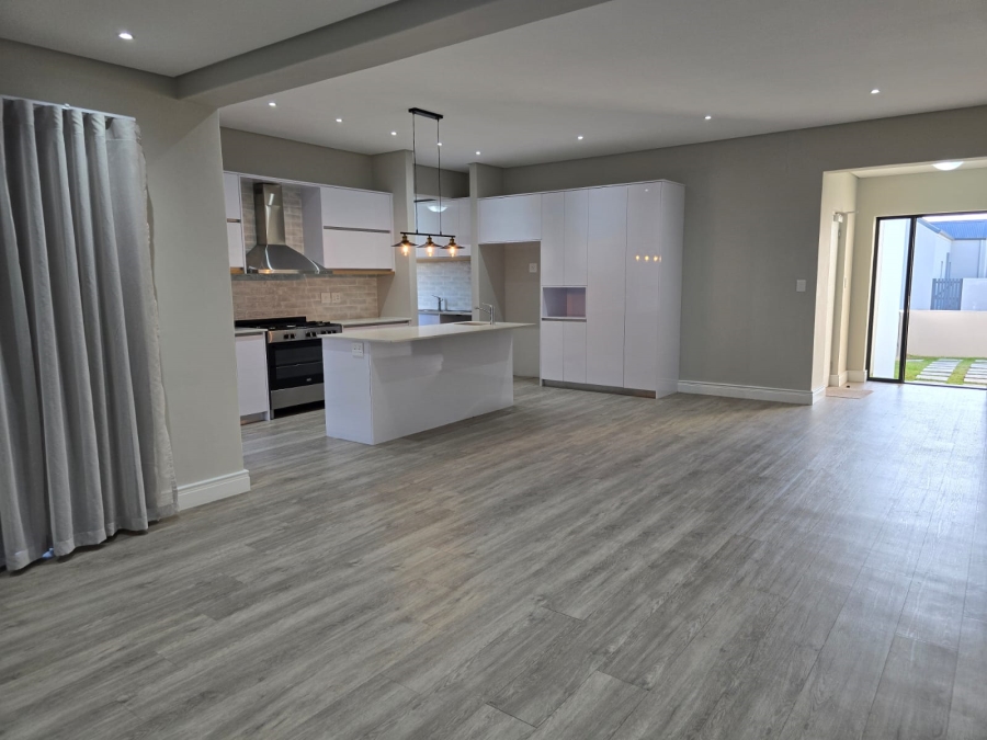 3 Bedroom Property for Sale in Aan de Wijnlanden Western Cape